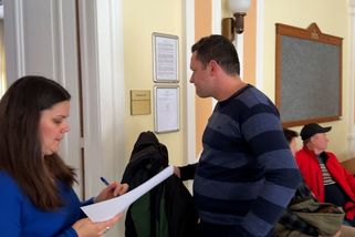 Ze vzteku vyhodil psa z okna v pátém patře. Za týrání chce poslat žalobce jeho majitele do kriminálu - Novinky