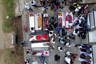 Navštívili jsme místo, kde vytahují mrtvé z rakví - Novinky