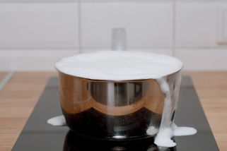 Voda z kastrolu už vám nikdy nepřeteče. Jednoduše tomu zabrání vařečka, stačí ji umět použít