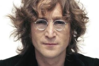 John Lennon - latentní homosexuál se stovkami milenek - Médium.cz