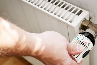 Kvůli těmto lidovým přešlapům mají domácnosti zbytečně vysoké účty za energie! Vyvarovat se jich je přitom tak snadné, nedělejte také tyto chyby