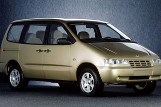 Rodinná obluda z Ruska: Sedmimístná Lada Naděžda se nebála ani lehčího terénu, využívala prvky Nivy i žigulíku - Garáž.cz