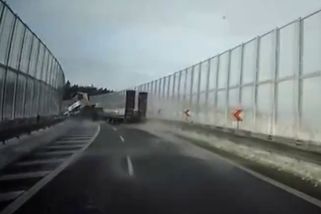 Zradil ho sníh. Kamera zachytila divokou nehodu kamionu, který prorazil stěnu u D48 - Novinky