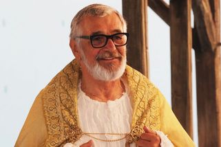 Anděl Páně 3 bude, potvrdil Jiří Strach. Ve filmu se znovu objeví Bartoška - Seznam Zprávy