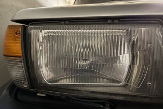 I starší auta mohou mít LED světla, která tolik neruší historický vzhled