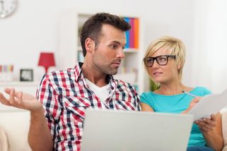 Investovali jsme úspory do solárů: Příběh o tom, jak nás touha ušetřit stála půl milionu korun - Médium.cz