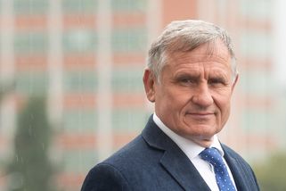 Čunek: Fiala působí hystericky a na premiéra nestačí. Česko se chová jako kolonie USA