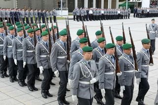 Mladí Němci musí mít souhlas armády, když chtějí odjet do zahraničí na déle než čtvrt roku - Novinky