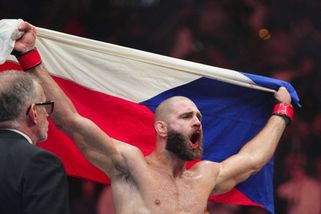 Král chaosu! Jiří Procházka totálně zdemoloval Khalila Rountreeho ★ Fights.cz