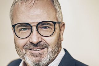 Finanční výpomoc. Tesař půjčil loni Hubáčkovi čtvrt miliardy korun - Seznam Zprávy