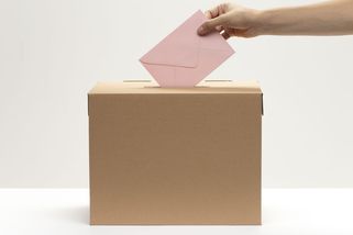 Snižme váhu volebních lístků občanů nad 43 let - Médium.cz