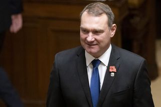 „Možné porušení zákona.“ Holding Radima Fialy z SPD inkasuje miliony za úklid - Seznam Zprávy