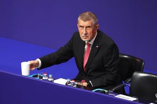 „Po tomhle se pomalu mizí z veřejného života“. Babiš to schytává za složku na Lipavského - Novinky