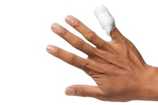 Zlomil jsem si malíček, návštěva nemocnice mi ukázala smutný stav našeho zdravotnictví - Médium.cz