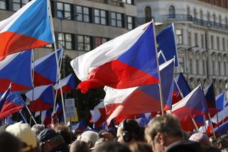 Demonstrujících dorazily tisícovky. Vládě vyčítali drahé potraviny a energie | Domácí