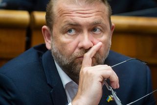 Slovenský poslanec zapojil kabel. Na víc než týden vyřadil celý parlament - Seznam Zprávy