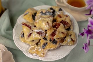 Nekynuté koláčky ze tří ingrediencí: Jsou úžasně vláčné, skvěle chutnají s povidly a zvládnete je udělat za chviličku