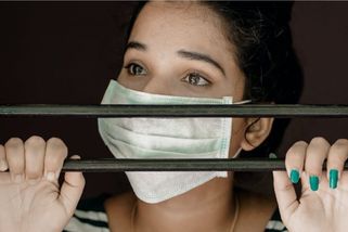 Neexistuje tu vedle sebe národ neočkovaných a očko...