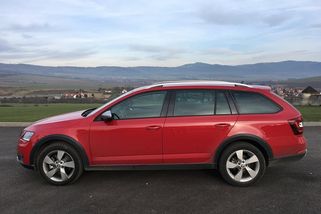 Koupil jsem ojetou oktávku od dědečka z Jičína. Naletěl jsem jak ta největší kafka