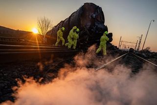 V zákulisí zuří boj, kdo zaplatí miliardu za havárii benzenového vlaku - Seznam Zprávy