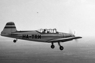 Neuvěřitelný útěk na Západ: MiG v zádech, šest lidí v dvoumístném letadle a risk Ladislava Bezáka - Médium.cz