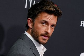 Jonathan Bailey se stal podle magazínu People nejvíc sexy mužem roku 2025