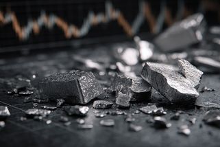 Historický krach stříbra. „Bezpečný přístav“ smazal miliardy i sny mnoha investorů - Médium.cz