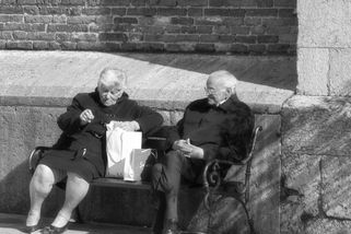 Velká důchodová reforma v novém roce: stát obětoval Generaci X a vsadil na migraci - Médium.cz