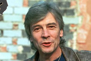 Textařský příběh Pavla Chrastiny. S Olympicem ovládl poezii nevšední noci | Headliner