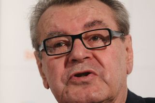 Emigrantem z donucení: Miloš Forman se mohl vrátit za 2 miliony dolarů, točil na povolení Štrougala - Médium.cz