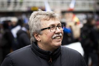 „Skončili jsme jako kolonie,“ hřímá muž, který poslal traktory do Prahy - Seznam Zprávy