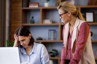 Jak poznat bossing? 5 jasných znaků, že chování vašeho šéfa není v pořádku a musíte se bránit - Proženy.cz