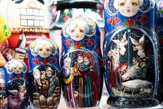 FOTO: Ruské Vánoce v Praze. Historické centrum zaplavil nevkus - Novinky