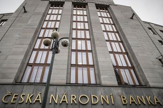 Koruna slábne, plyn zdražuje. ČNB je kvůli válce ve dvojích kleštích - Seznam Zprávy