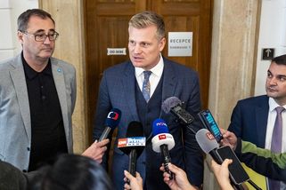 Turek má vyhřezlou ploténku, za prezidentem možná nedorazí - Novinky