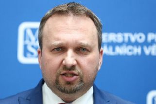 Andor Šándor: Když umí vysvětlit snížení valorizace důchodů, měl by Jurečka konečně i vysvětlit tancovačku na ministerstvu po střelbě na fakultě, kdy umírali lidé