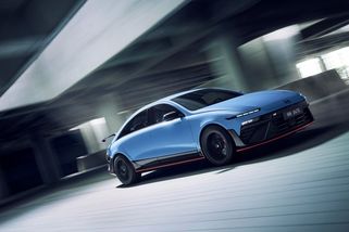 Sporťákem roku je elektrický Hyundai, porazil BMW i Corvette