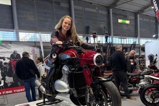 Jawa plní dávný sen. Prohlédněte si očekávané novinky 730 Twin a bájný litr. Známe i ceny