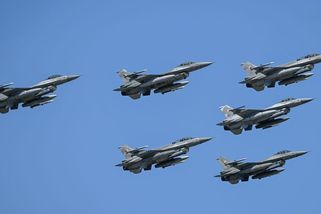 „Stav nejvyšší pohotovosti“. Kvůli ruskému útoku vzlétly stíhačky NATO - Novinky