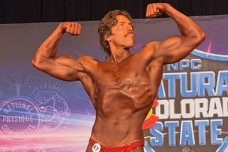 Jako Arnold. Schwarzeneggerův syn oslnil svět kulturistiky