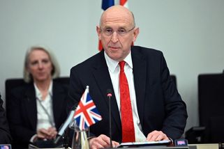 Healey: Chci být ministr, který pošle britské vojáky na Ukrajinu - Novinky