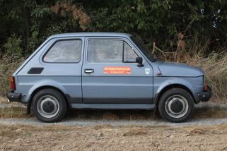 Maličký Fiat 126P přezdívaný Maluch známe velmi dobře i z našich silnic. Poláci jej měli za rodinné auto - Garáž.cz