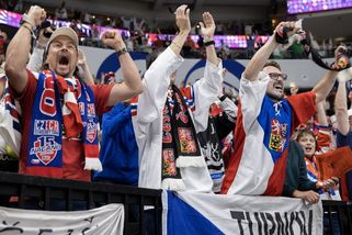 Obrazem: O2 arena v euforii. Pastrňák dostal nejlepší dárek, finále MS - Seznam Zprávy