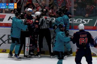 Pardubický Tourigny fyzicky napadl rozhodčího, v základní části už si nezahraje - Sport.cz