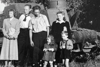 Tank svobody s 8 Čechy prorazil roku 1953 železnou oponu. Konstruktéra o 20 let později ubili v USA - Médium.cz