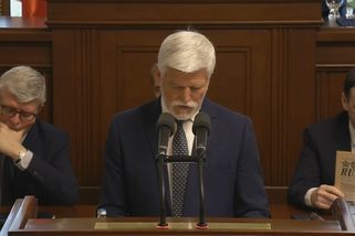 Macinka si při Pavlově projevu listoval Rudým právem. Ukazoval jsem Zůnovi dobové články, tvrdí