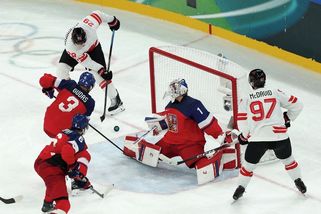 MacKinnon netrénoval, hrát ale bude. Kanaďané jsou na Čechy pořádně natěšení - Sport.cz