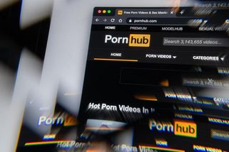 Evropská komise vyšetřuje Pornhub i český pornoserver kvůli ohrožení mladistvých