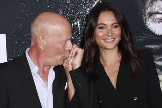 Z manželky je zároveň pečovatelka: Emma a Bruce Willis slaví výročí. I takhle vypadá láska