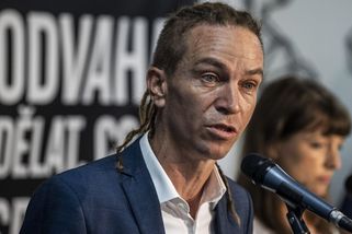 Vyhazov po telefonu. Ráno Bartoš nic netušil, po obědě ve vládě skončil - Seznam Zprávy